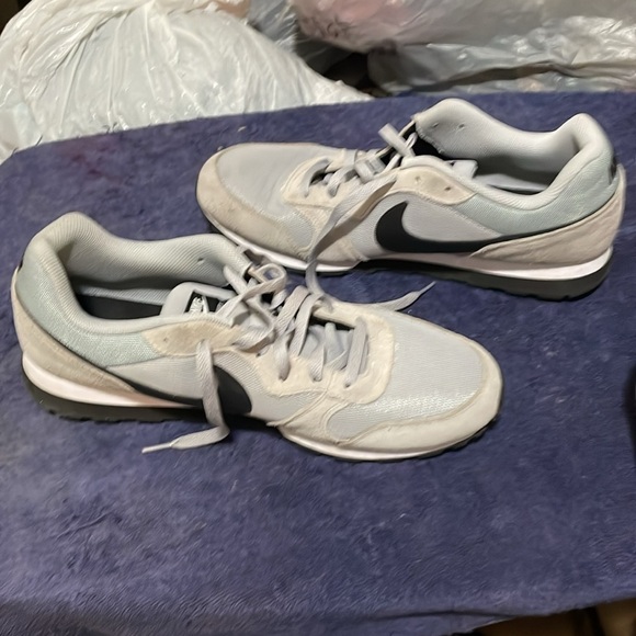 Nike MD runner 2 men’s 13 wolf grey 749794-002 - Picture 5 of 10